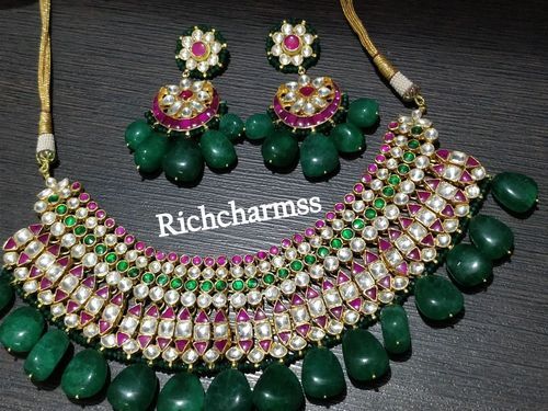 Gorgeous Kundan Necklace Set