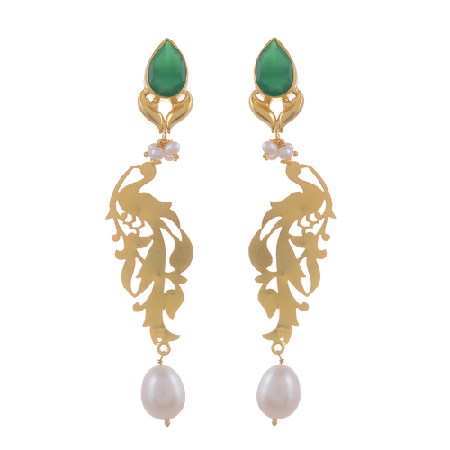 रियल जेमस्टोन और मोटिफ 22 के गोल्ड प्लेटेड ईयररिंग ब्लू एमराल्ड