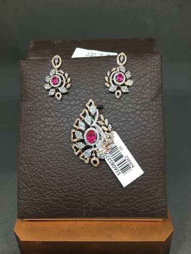 Exclusive Attractive Pendant Sets