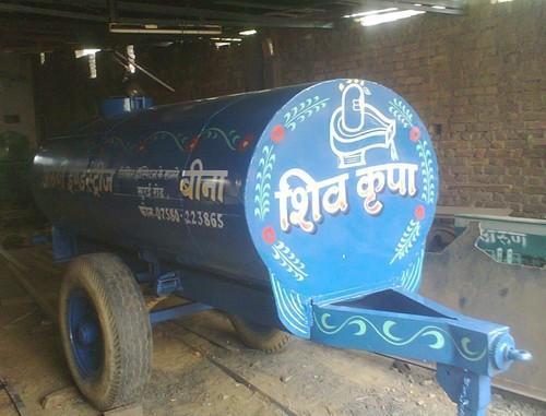 Stainless Steel Water Tanker - Capacity 0-5000 Ltr | High Temperature Resistant, Leg Support, Horizontal Orientation