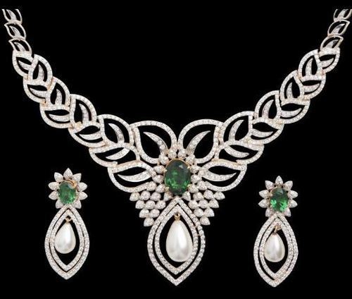 Beautiful Diamond Necklace Set