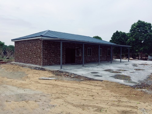 Prefab House With Cultural Stone And Glazed Title - Door Material: Sandwich Board