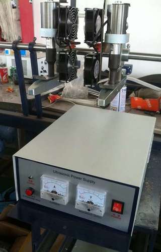 Ultrasonic Fabric Cutting Machine