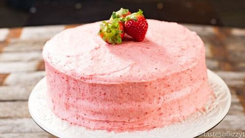Yummy and Tasty Strawberry Cakes