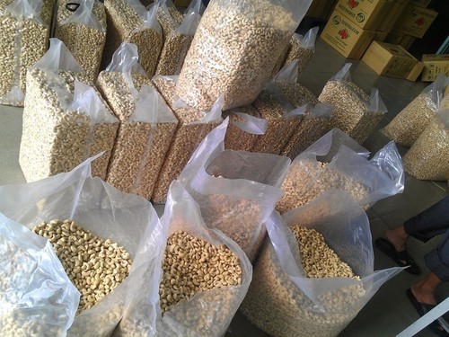 स्वादिष्ट मीठा और कुरकुरे काजू