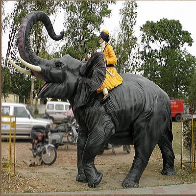  सुंदर पार्क हाथी मूर्तिकला