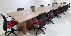 टिकाऊ और विश्वसनीय कार्यालय सम्मेलन तालिका