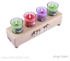 प्रकाश और खुशबू के लिए मोमबत्तियां