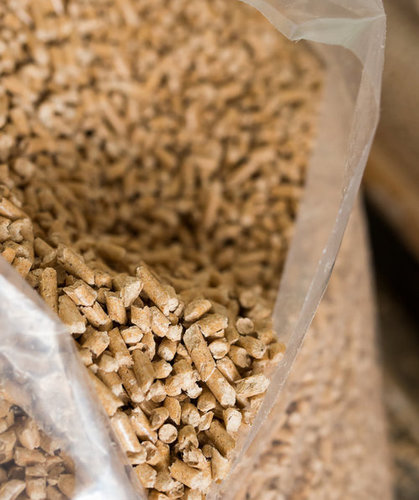 Din+ Wood Chip Pellet - 6mm Diameter, 15-25mm Length, 10-12% Moisture, 0.2-0.3% Ash | High Heat, Low Ash, Clean Burn, Sustainable Fuel