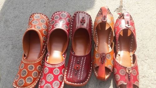 Ladies Printed Embossed Leather Slipper