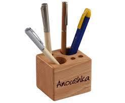  उच्च गुणवत्ता वाले लकड़ी के पेन स्टैंड 