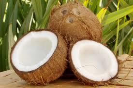 ताजा भूसा हुआ नारियल