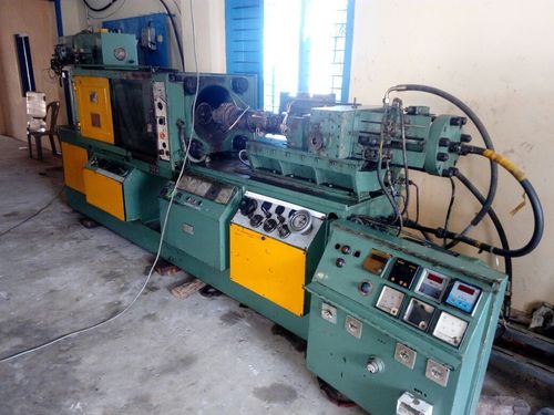 Moulding Machine With Mold And Accessories