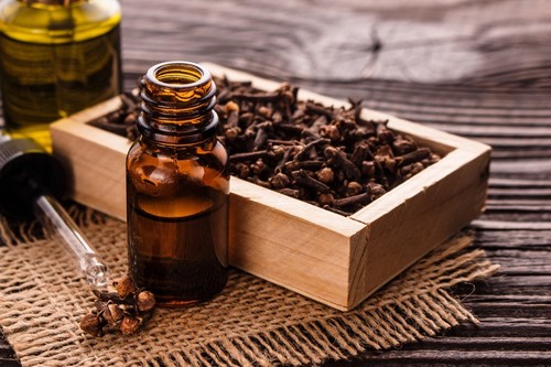 Natural Clove Essential Oil Shelf Life: 2 Years