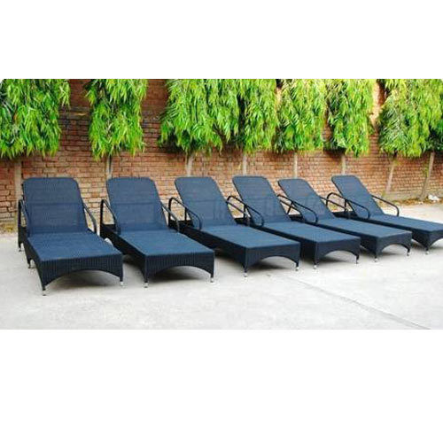 Durable Black Outdoor Sun Bed