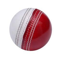 Round Red And White Cricket Leather Balls