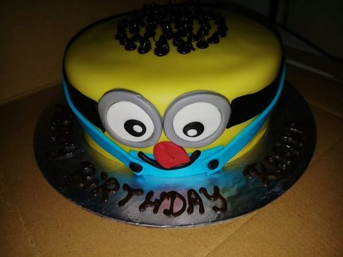 Customized Minion Birthday Cake
