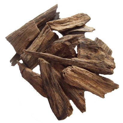 Agarwood Oil - Pure Oud Essence Extracted from Heartwood, Aromatic Resinous Quality 