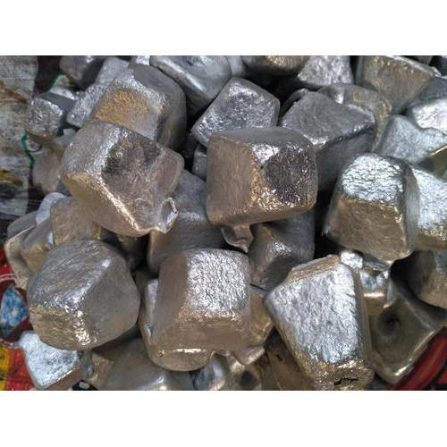 Aluminium Cubes - 100 to 250 gm Size, 93 to 99% Purity, Silver Color | Premium Quality for De-Oxidization Use