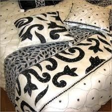 Attractive Print Bed Linen