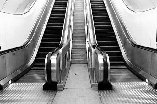 Sturdy Construction Electric Escalators