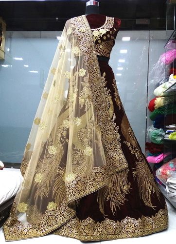 Heavy lehenga collection wholesale market in Surat | Wedding lehengas Aruna  textile hub VANSHMJ - YouTube