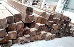 हाई ग्रेड टिम्बर लॉग्स