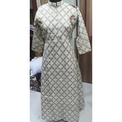 Ladies Designer Gown Size: Medium