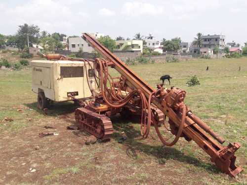 ड्रिलिंग और ब्लास्टिंग के लिए क्रॉलर मशीन