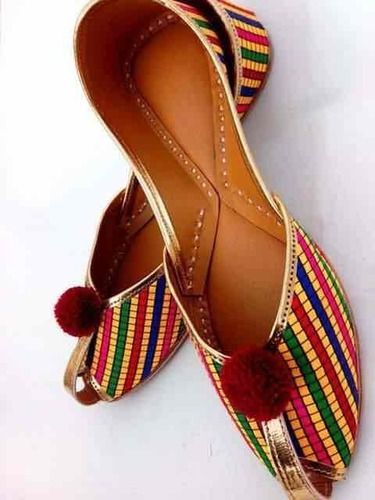 Ladies Handmade Punjabi Juttis