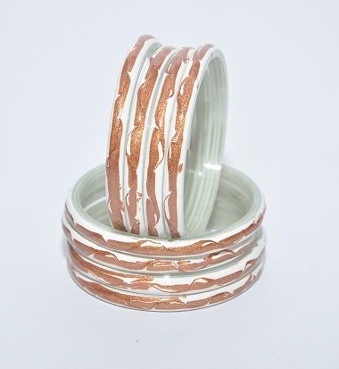 Alluring Pattern Plain Glass Bangles