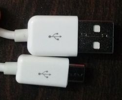  प्लास्टिक हाउसिंग USB डेटा केबल 