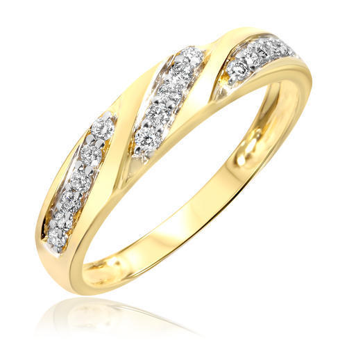 Alluring Look Ladies Gold Ring