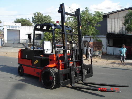 Cost Efficient Battery Operated Forklift
