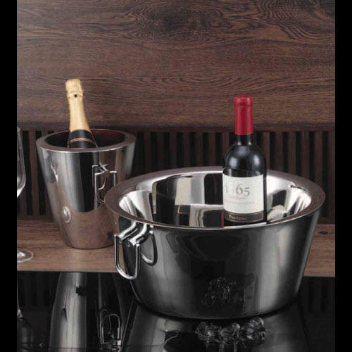 शैम्पेन बाल्टी और टब