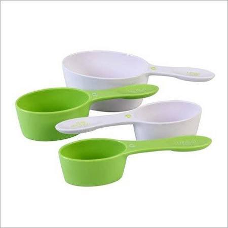 White Disposable Measuring Cups