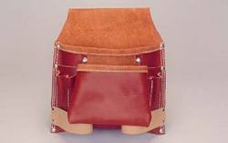 Single Pouch Pigmented Grain Leather