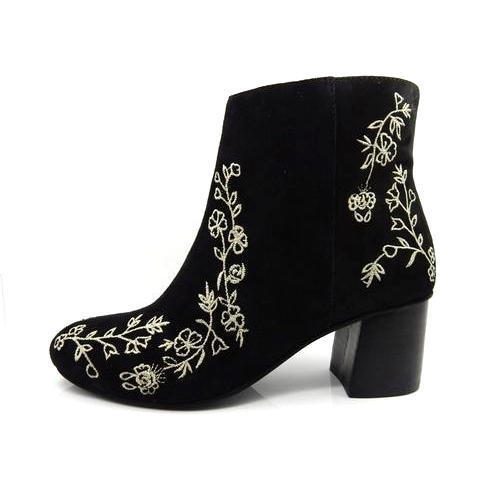 Highly Demanded Fashionable Ladies Boot 