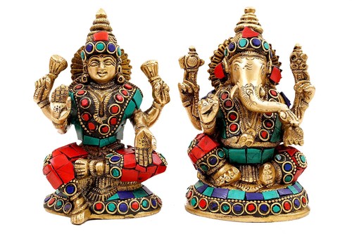 लाल और हरे रंग के कॉम्बिनेशन स्टोनवर्क के साथ पीतल की मूर्ति लक्ष्मी गणेश