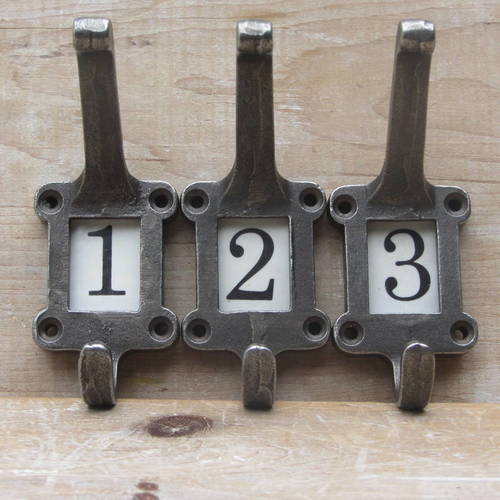 https://tiimg.tistatic.com/fp/1/005/289/cast-antique-iron-number-hooks-951.jpg