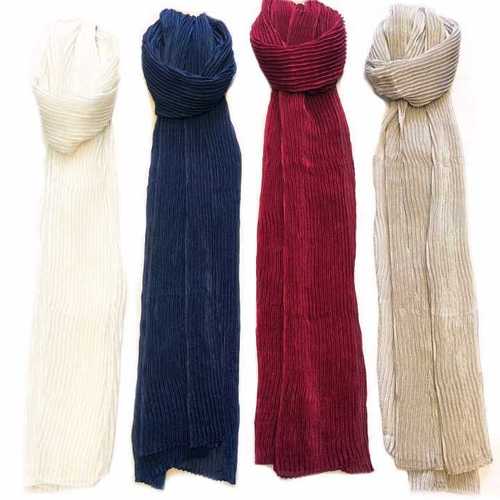 विभिन्न ट्रेंडी और फैशनेबल लेडीज़ स्टोल