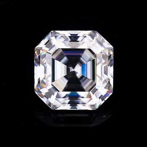 Asscher Cut White Moissanite Diamond Diamond Carat: 1 Carat