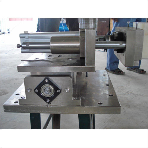 Silver Optimum Quality Industrial Press Tool