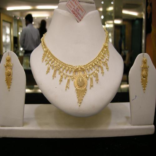 Ladies Fashion Necklace Set