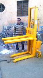 Coil Handling Hydraulics Lifter Machine