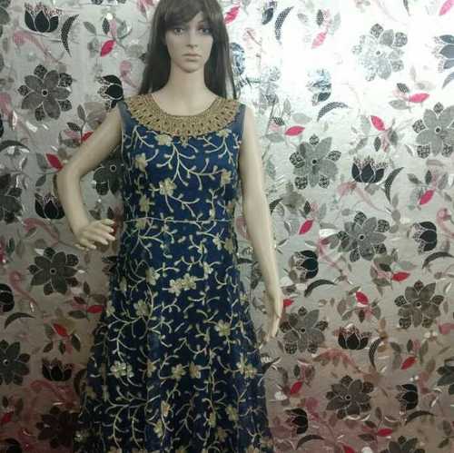 Designer Ladies Party Wear Gown Size: Small