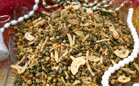 Traditional Kashmiri Mixture with Indian Herbs And Spices