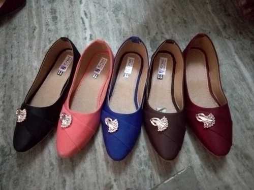 ladies flat jutti