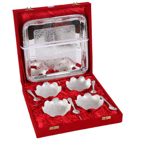 चम्मच और ट्रे के साथ जर्मन सिल्वर फोर बाउल्स