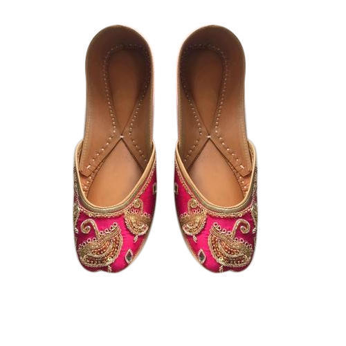 Ladies Pink Embroidered Jutti